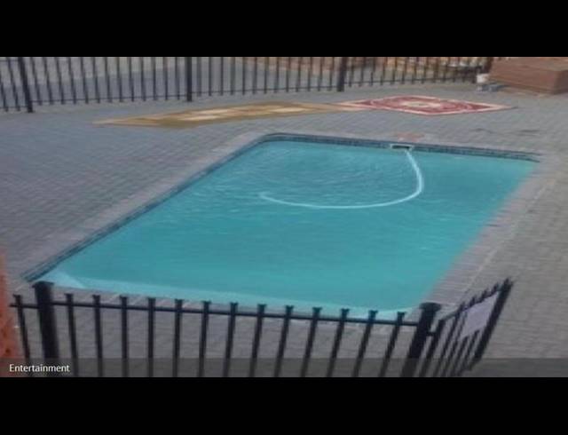 2 BEDROOM APARTMENT FOR SALE IN HALFWAY HOUSE